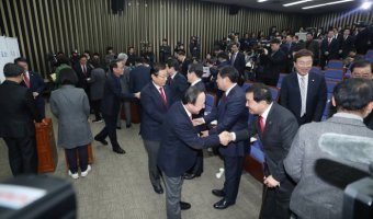 [속보]자유한국당, 새 원내대표에 5선 심재철