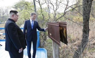 [포토] 文 金 도보다리에서 수행원 없이 환담