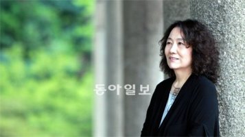 Image result for 문정희(文貞姬, 1947년 5월 25일 ~ )는 대한민국의 시인