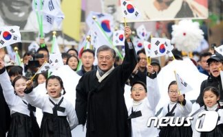 태극기의 참 의미를 살려낸"문재인" 대한민국의 마지막 희망~!!