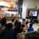 책에 빠져드는 구연동화 이미지