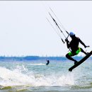 바닷가에서 이미지