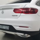 1:18 Norev Mercedes benz GLE 300 4matic white ( Retouch version ) 이미지