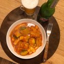 하우스앤비욘드 | [오클랜드 일상] 주말일기 - 떡볶이, 마라샹궈, 빈티지샵, 클리브던마켓, 푸케코헤 나들이