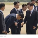 정청래의 ‘90도 폴더 인사'는 공개리에 李 대통령 엿먹이려는 것? 이미지