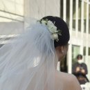 야외결혼식 스타일링_브라이드손윤희본식드레스, 보스크귀걸이, 오직블러썸부케