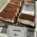 강남조명 | [내돈내산] 강남역 디저트카페 어퍼앤언더 후기 | 메뉴, 좌석, 조명, 외부