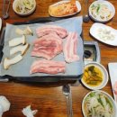 돌판생삼겹살 - 파주시 동산8길 38 | 돌판생삼겹살