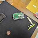 시네마통신 | 4세대 카니발 천장 모니터 비클시네마 VC-173ST 17인치 설치 추천