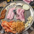 함고집솥뚜껑김치삼겹살 이미지