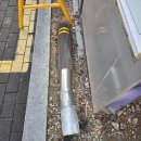 대산2차 아파트 앞 횡단보도1 | 부산 아파트 이동식 볼라드 교체｜파손된 볼라드 동일 제품으로 깔끔하게 재설치 후기