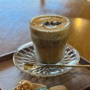 아토맘수제간식cafe | 경주 황리단길 한옥 감성 가득한 진해카페 ’카페아토’ 생망고 가득 망고빙수 맛집 (ft. 흑임자크림라떼)