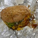 파이브가이즈 햄버거 (단면 더러움주의) 이미지