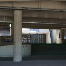 축구장 옆 화단 이미지