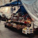 The Sidewalk Fruit Vendor Who Sold a $6.2 Million Banana for 25 Cents 이미지