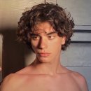 유니크메디칼 | 올여름, 손질편한 남자장발펌으로 히피펌 어떠신가요?