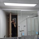 유성숲오투그란데3차아파트경로당 | 화장실 슬라이딩장 녹슨 거울 한쪽만 교체