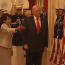 일장기 패싱하는 트럼프ㄷㄷ 이미지