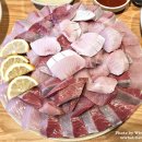 방파제회식당1호 | [홍대입구역맛집] 바다회사랑 - 겨울 대방어 줄 서는 식당!