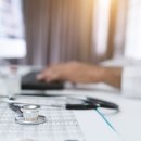 전립선암의 최신 치료: 병기별 치료 전략 및 첨단 기술 동향 심층 분석 이미지