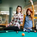 스포츠 당구를 찾는 사람들 이미지