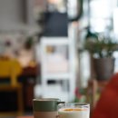 한잔가득 | 진주 프리퀀시 카페 후기, 진주성 앞 감성 가득했던 커피 한 잔