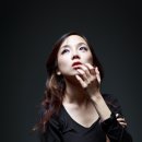 A woman in black with sorrow 이미지