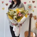 사랑스러운 봄을 담은 꽃다발