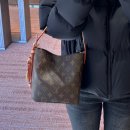 올인핏 | 루이비통 올인 BB 이너백 나일론 재질의 가벼운 이너백으로 수납공간까지 해결