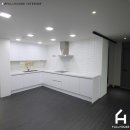 청주 개신동 푸르지오 아파트 32평 리모델링 - 블랙의 마루가 돋보이는 차분한 인테리어 이미지