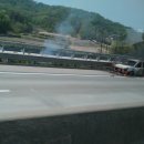 고속도로에서 차량화재사고 목격!! 이미지