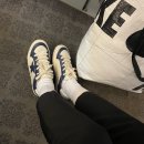 화이트앤블루의원 | GOLDEN GOOSE 골든구스 레더스타 &amp; 힐탭 화이트 앤 블루 레더 메이 영 33사이즈 후기