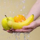 흐르는 물 세척법=과일 세척에 베이킹소다 보다 안전한 세척법이다 이미지