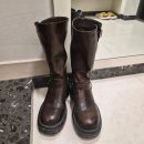 브라운 앤 라운드 | 솔트앤초콜렛 미들부츠 | 브라운 미들부츠 봄코디 with 레더자켓 &amp; 체크스커트