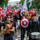 K팝 팬덤, 문화 소비 넘어 정치·사회 참여 주체로…“민주주의에 기회이자 위험” 이미지