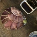 반포 와인바 '네추럴펭귄 와인샵&amp;스탠딩바' 방어회와 와인의 완벽한 조화!