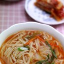 얼큰칼국수 이미지