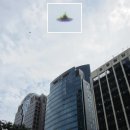 하늘에서 떨어지는 거대한 불덩이.. UFO? 이미지