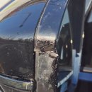 초월카센타 | 좁은 주차장을 빠져나오다 '퍽' 소리와 함께 깨져버린 랜드로버 디스커버리의 사이드미러...