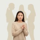 침묵의 무게를 견디는 법: 포스트 코로나 세대의 스몰토크 공포증과 심리적 해법 이미지