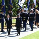 펌)강훈식 긴급 방미, 미 극우 ‘숙청 음모론‘ 막기 위해서였다, 펌)알링턴 국립묘지에서 의장대 사열하는 이재명 대통령, 펌)자칭 보수 이미지