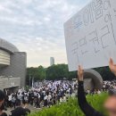 "선관위가 국민 기본권 박탈"... 분노한 2030, 잠실 개표소로 이미지