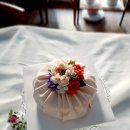 꽃품은 설기 이미지