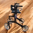 로얄의료기 | 초경량 롤레이터! 청평 복지용구 카본 로얄 파인더 성인용보행기 배송 후기 [백세플러스의료기]