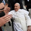 교황 언제나 베드로의 후계자와 함께 자비와 평화를 향한 프란치스코 교황의 재위 11년 여정을 돌아본다. 이미지