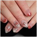 네일아트 손길 이미지