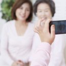 핸드폰으로 치매예방 이미지