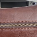 스폰지캐럿 | 남자 가죽 크로스백 | 헤비츠 바이커스백 L 한 달 사용 후기 (에이징 변화, 단점, 캐럿 에센스)