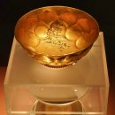 인동초민박 | 유물이 들려주는 장안성 이야기 - 원앙 연꽃잎 무늬 금완