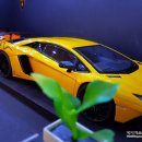 람보르기니 아벤타도르 LP750-4 SV 옐로우 입고 Lamborghini Aventador LP750-4 SuperVoloce 이미지